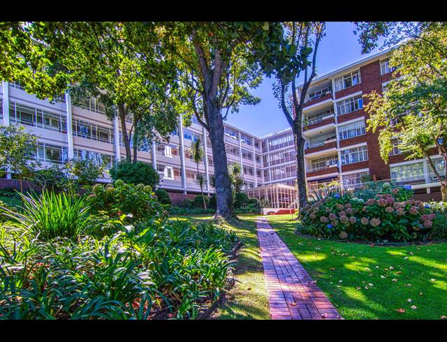 2 BEDROOM APARTMENT FOR SALE IN ATHOLL